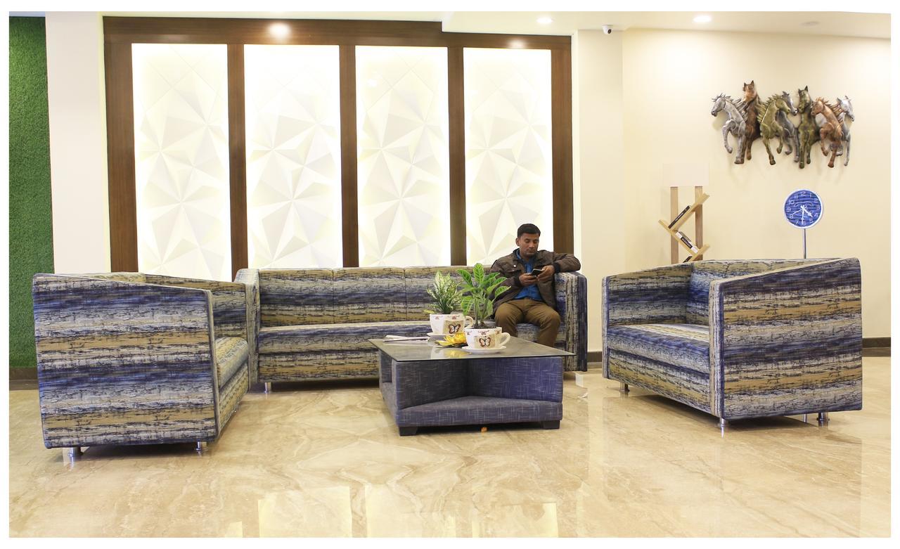 Hotel Radiant Inn Roorkee Bagian luar foto