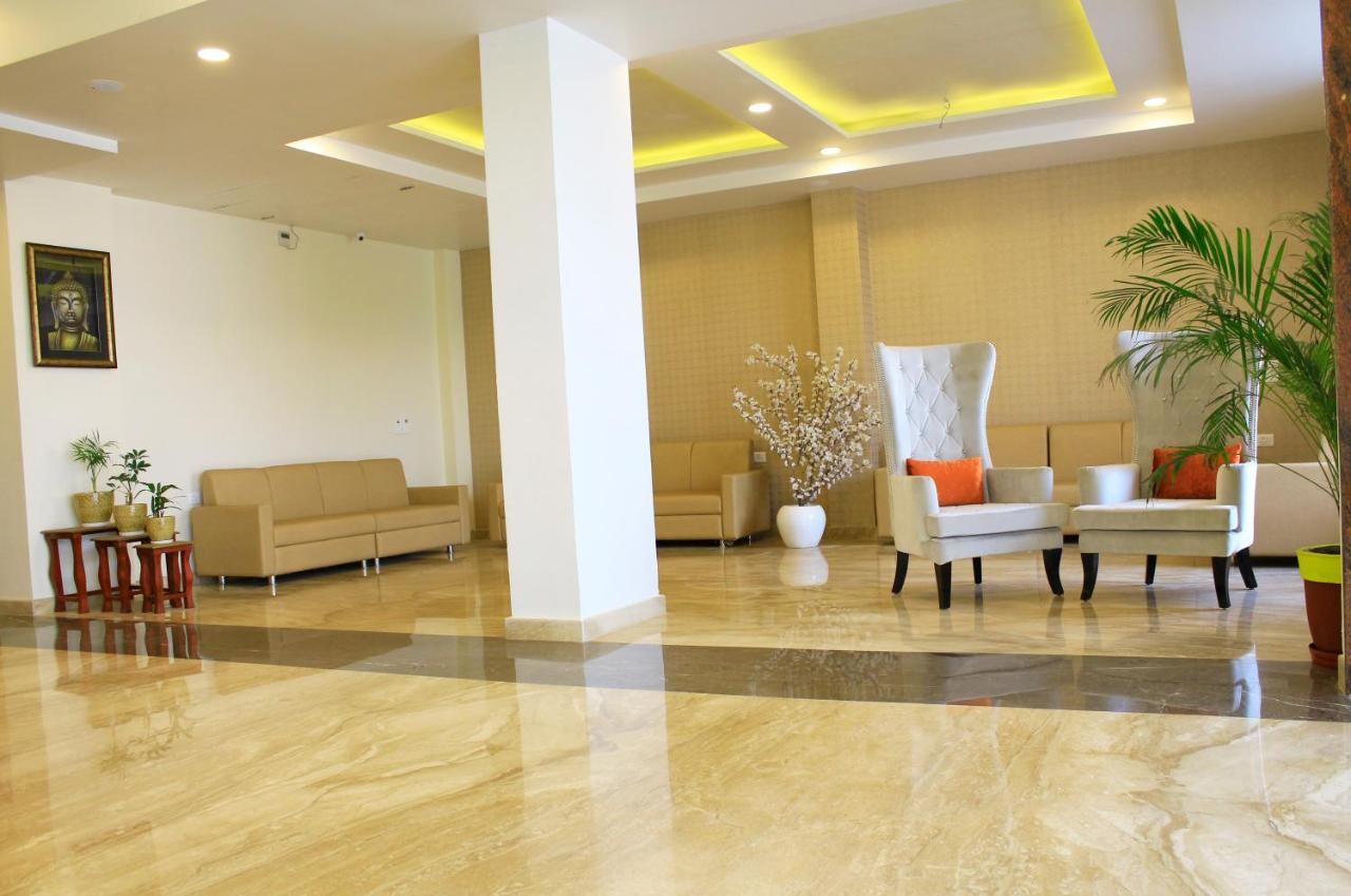 Hotel Radiant Inn Roorkee Bagian luar foto